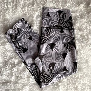 AE Aerie Chill Play Move Cropped 3/4 Leggings